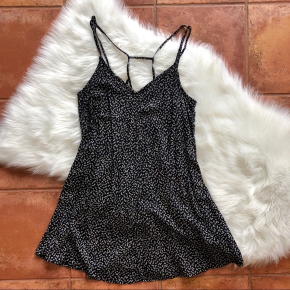 Abercrombie & Fitch Dresses & Skirts - Abercrombie Black Floral Strappy Sundress